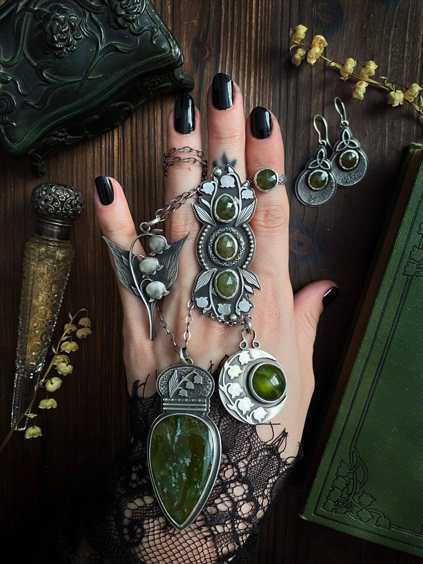 Lily of the Valley Diadem ✦ Size 7.25