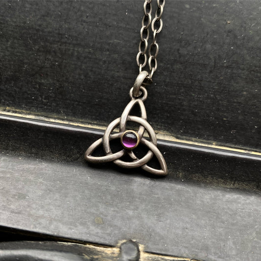 Triquetra Pendant ✦ Amethyst in 14k Gold Setting ✦ 22 Inch Chain
